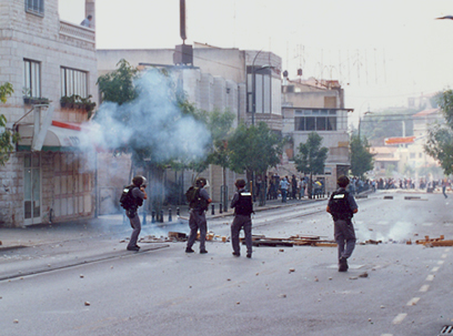 الشرطة تطلق النار على المتظاهرين في الناصرة